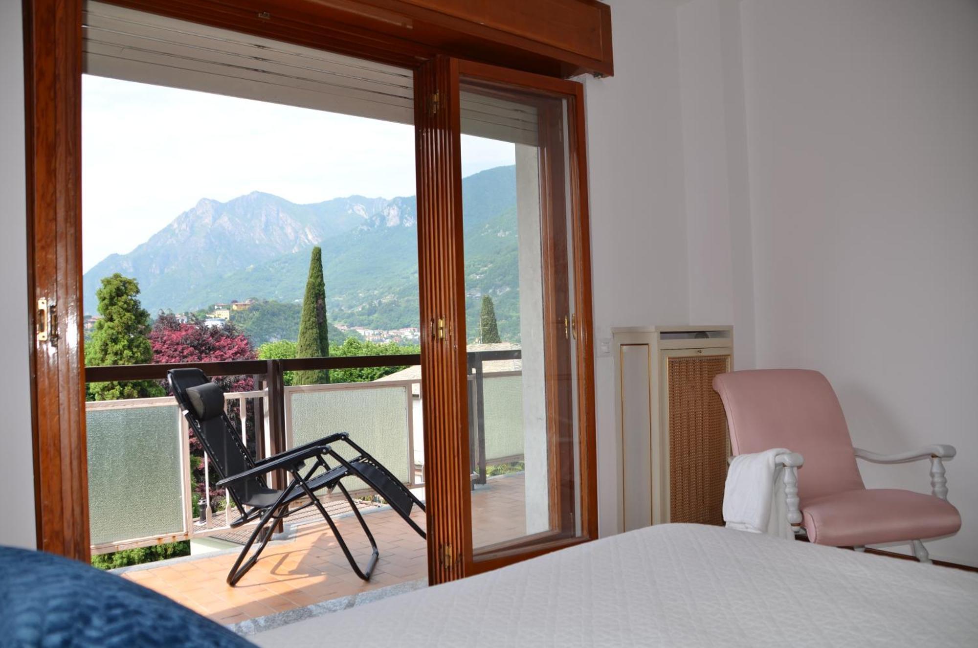 Big Romantic Lake View & Terrace Apartment เลคโค ภายนอก รูปภาพ