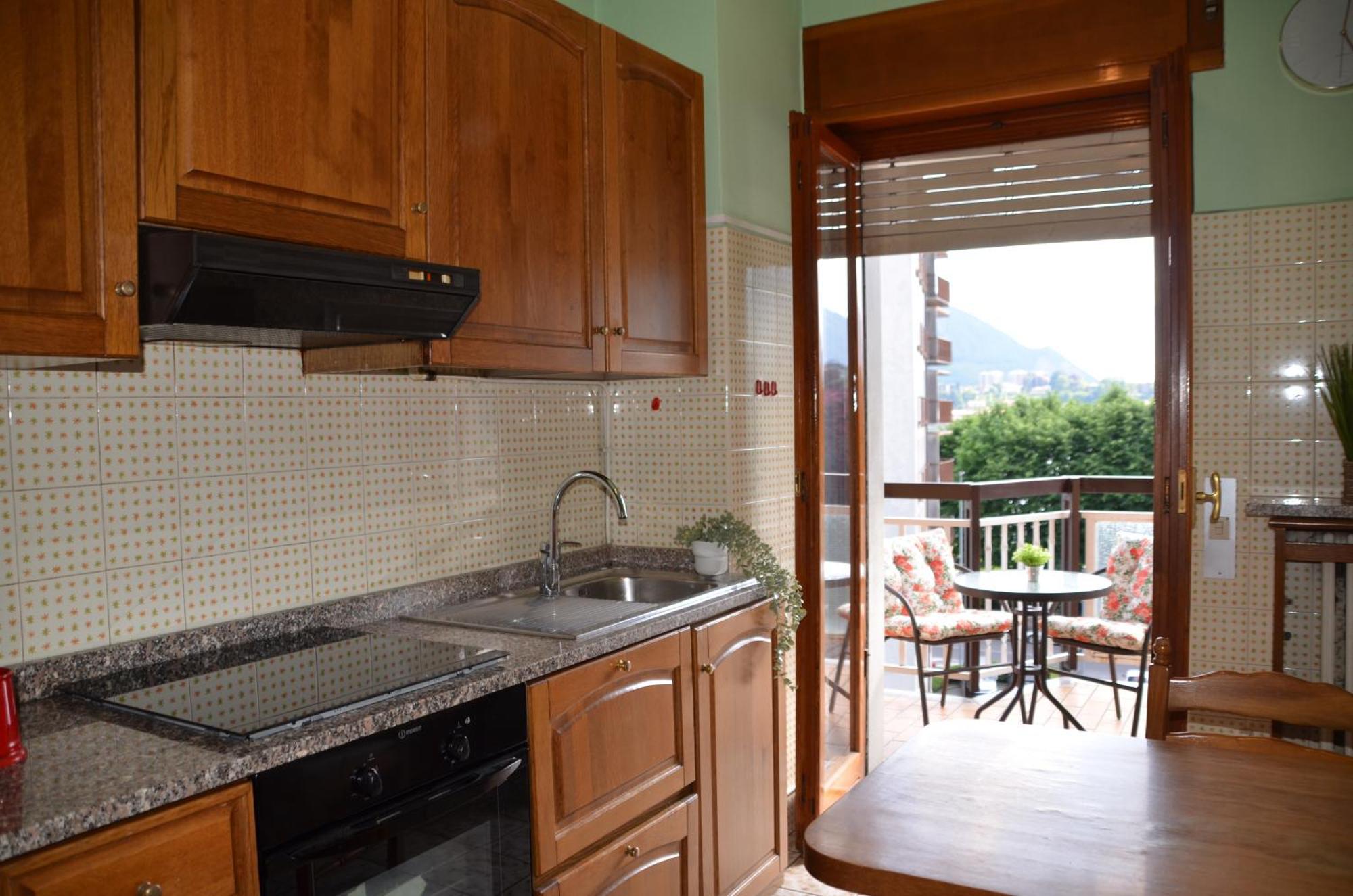 Big Romantic Lake View & Terrace Apartment เลคโค ภายนอก รูปภาพ