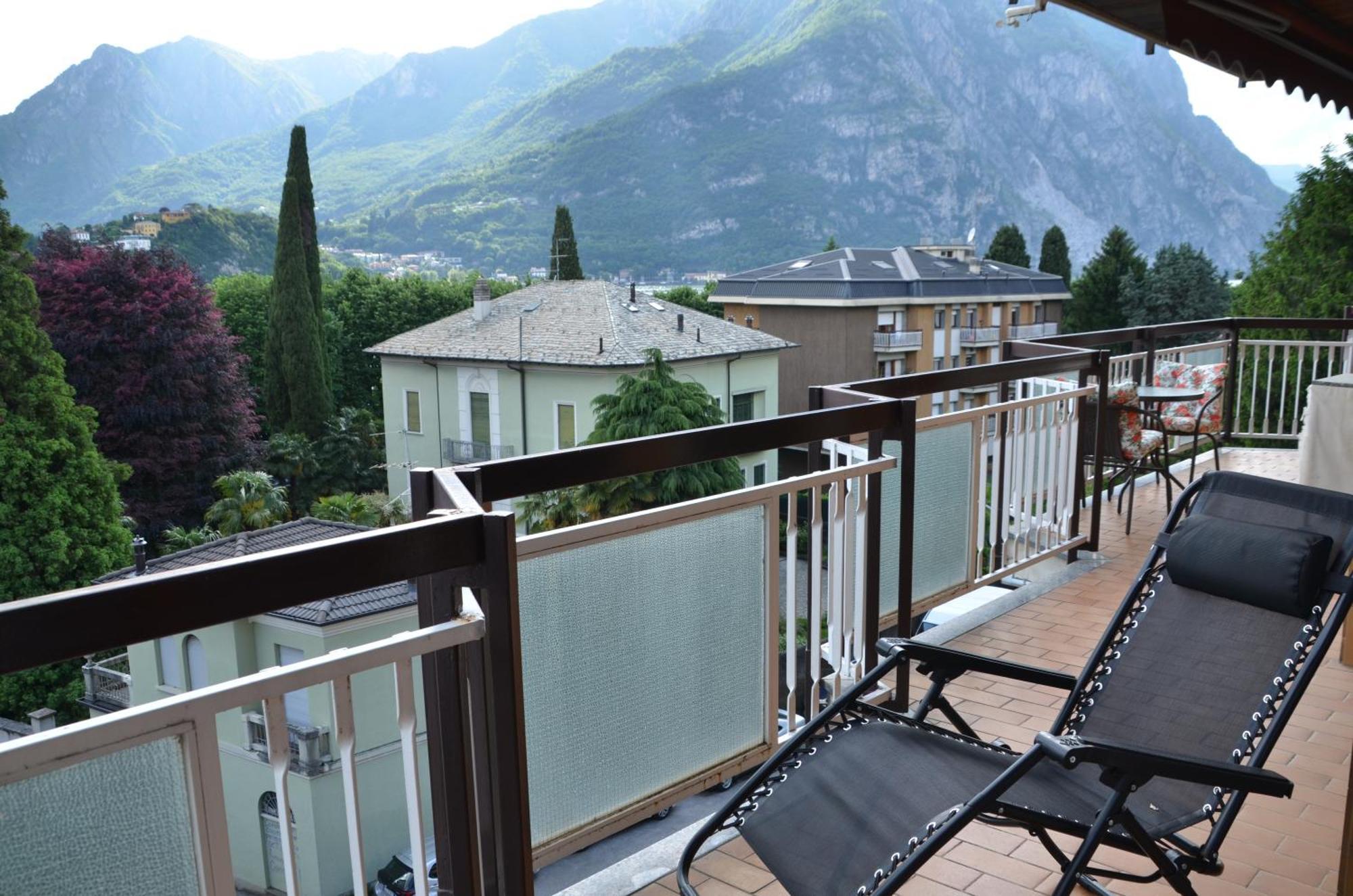 Big Romantic Lake View & Terrace Apartment เลคโค ภายนอก รูปภาพ