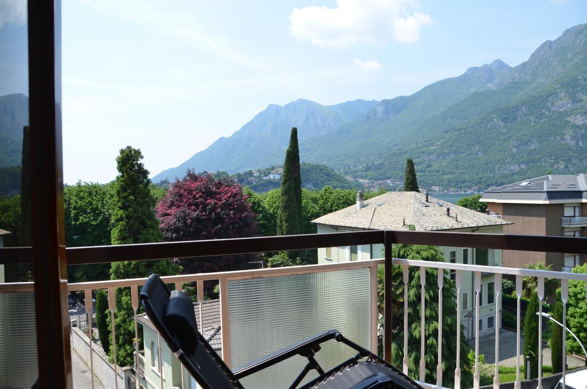 Big Romantic Lake View & Terrace Apartment เลคโค ภายนอก รูปภาพ